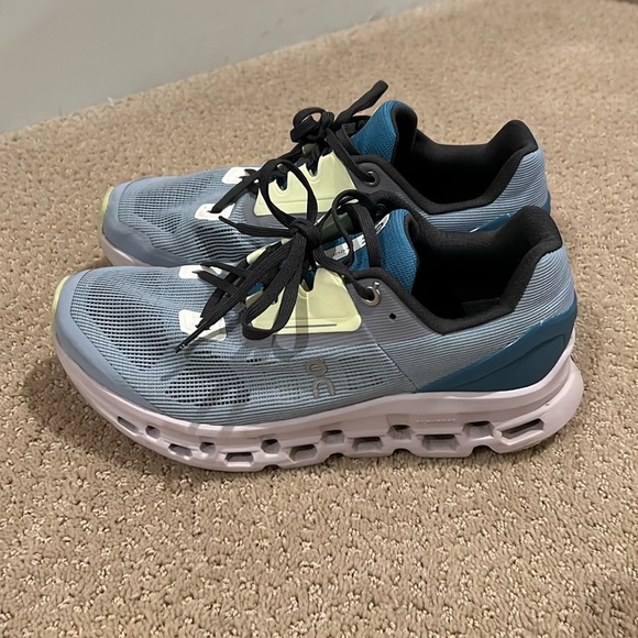 On Running Shoes - On Cloudstratus